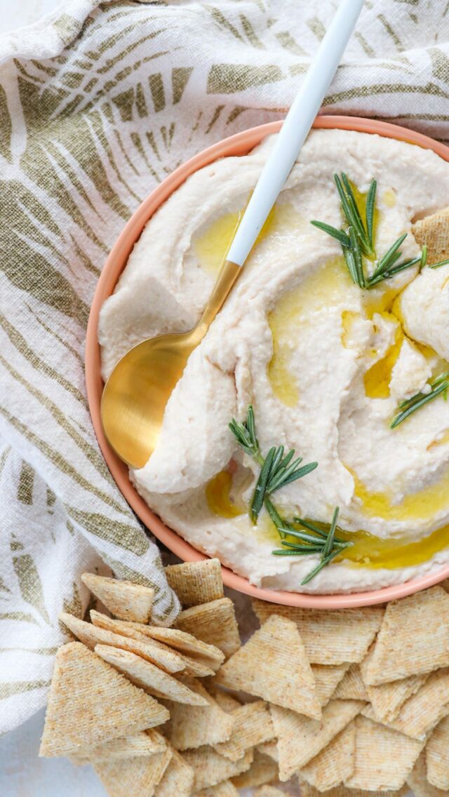 💥 CREAMY WHITE BEAN DIP

[comment “CANNELINI” for the recipe!]

You’ve been asking for more snack recipes, particularly protein and fiber packed, so here you go!

I loooove a good dip ( let’s be honest, the veggies/crackers etc. are just the vehicle right?!) and white bean dip is where it’s at IMO!

✨PROTEIN PACKED to balance blood sugars and keep you energized longer!

✨FIBER RICH to support gut health and help you feel full

✨PLANT POWERED cause they’re one of my fave things to ADD to my plate (hi antioxidants!)

✨MEAL PREP friendly to set you up with snacks for the week!

👇🏼Comment “CANNELINI” and I’ll send the recipe right to you! 

What’s your favorite dip?! 

#mealpreplife #mealprepsnacks #proteinsnacks #highfibre #intuitiveeatingdietitian #nofoodrules #healthylifestyle  #healthyrelationshipwithfood #healthyliving  #health #healthy #dietitiantips #nutritiontips #easyhealthyrecipes #healthyeating #balancedeating #balancednutrition #easyrecipeideas #easyhealthymeals  #dietitianmom #nondietdietitian #intuitiveeatingdietitian #intuitiveeatingcounselor